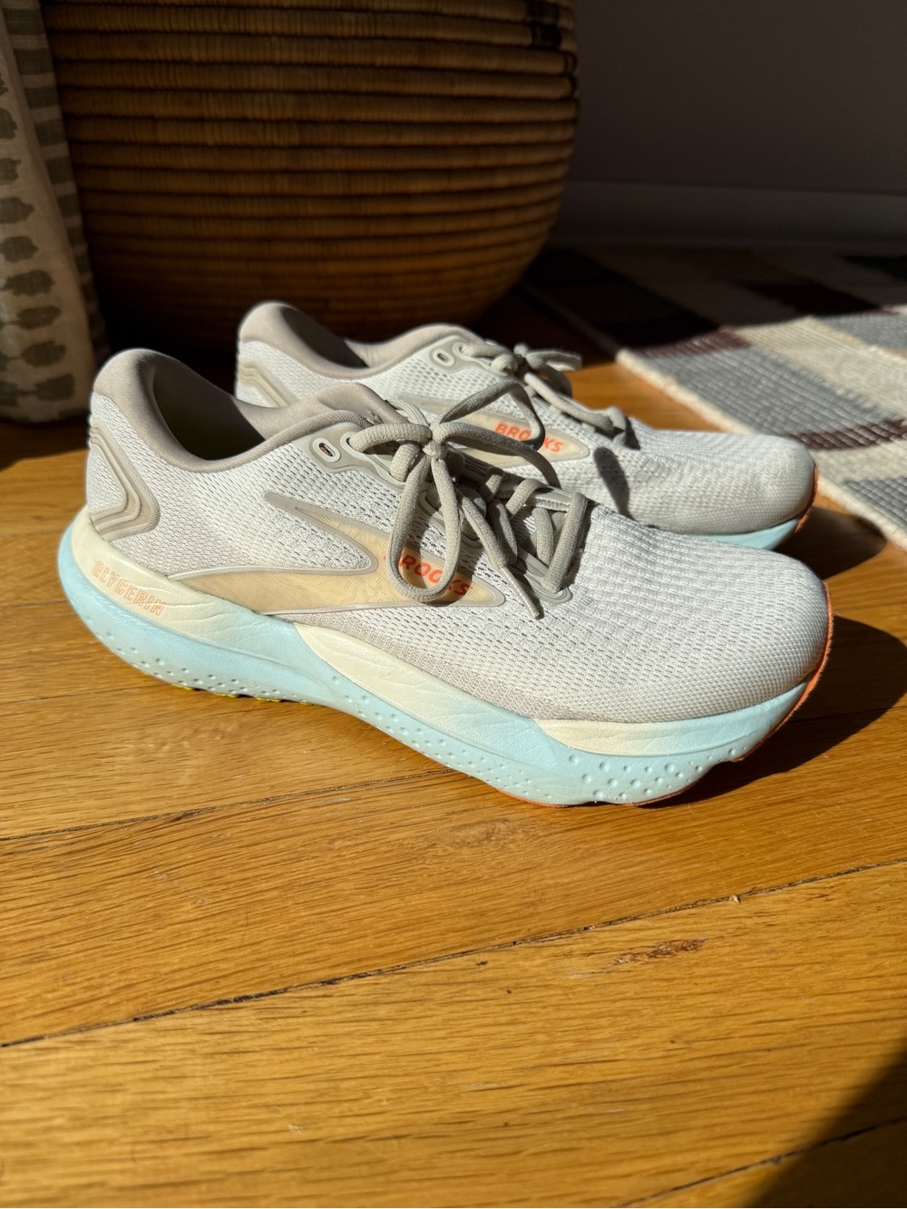 Brooks Women’s Glycerin 10 wide Gray and Light Blue Cushion Running Shoes